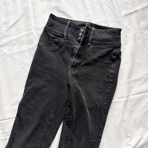 AEO High-Waisted Black Jeans